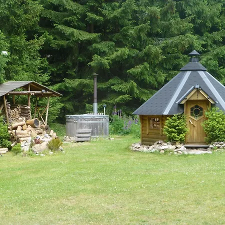 Apartment Retreat With Sauna, Hot Tub *