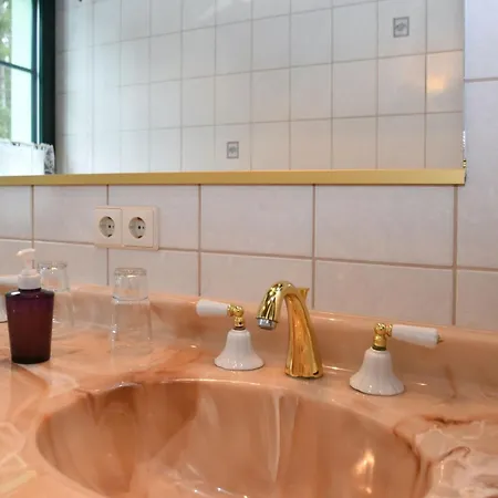 Retreat With Sauna, Hot Tub *