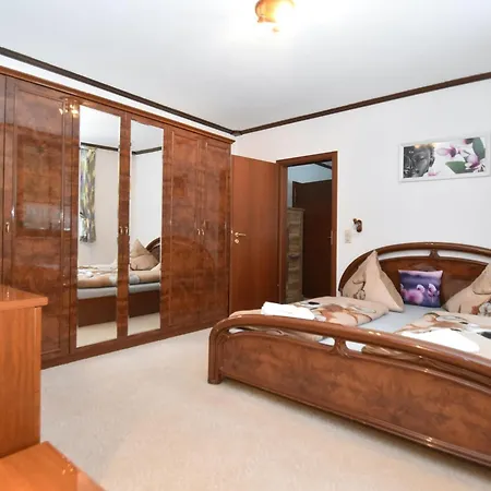 Apartment Retreat With Sauna, Hot Tub