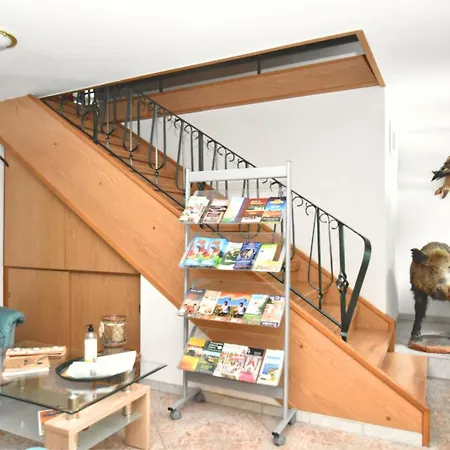 Apartment Retreat With Sauna, Hot Tub *