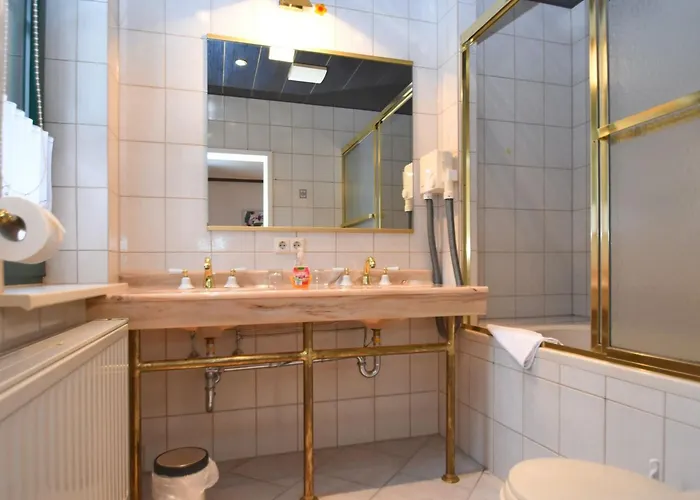 Retreat With Sauna, Hot Tub Apartment