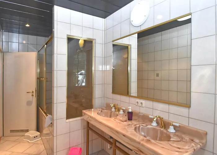 Retreat With Sauna, Hot Tub * Jagersgrun