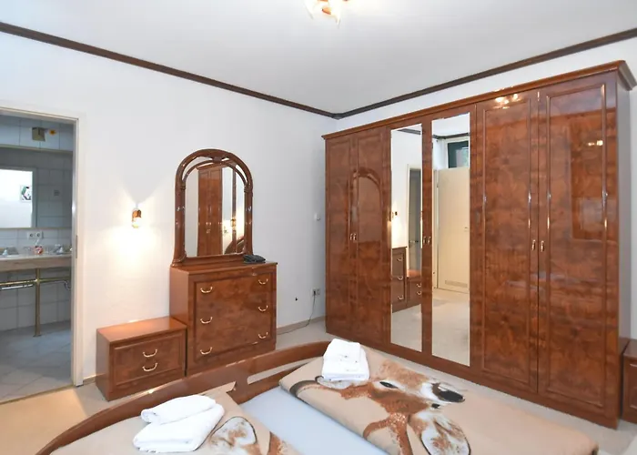 Retreat With Sauna, Hot Tub Apartment *